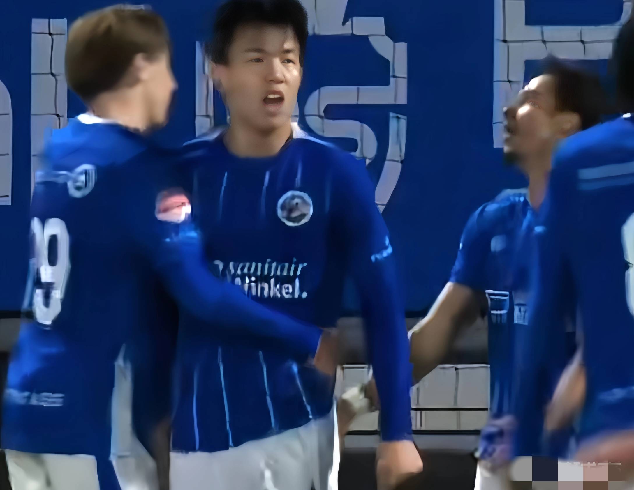 MK体育APP下载包含AC米兰转会期绝杀压哨；志在荷甲名次提升；球迷炸锅；球队文化再被提及的词条