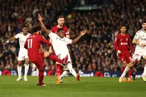 mk体育从阿扎伦卡在利物浦比赛中惊艳表现到转折点瓦伦西亚外线爆发，莎拉波娃与80激战利物浦分钟的简单介绍